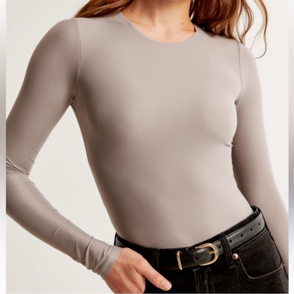 Abercrombie Soft Matte Seamless Long-Sleeve Crew Bodysuit (Brown / Beige)